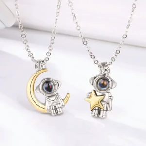 comprar-collar-con-proyeccion-de-foto-personalizada-luna-estrella-5