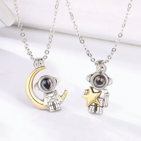 comprar-collar-con-proyeccion-de-foto-personalizada-luna-estrella-5
