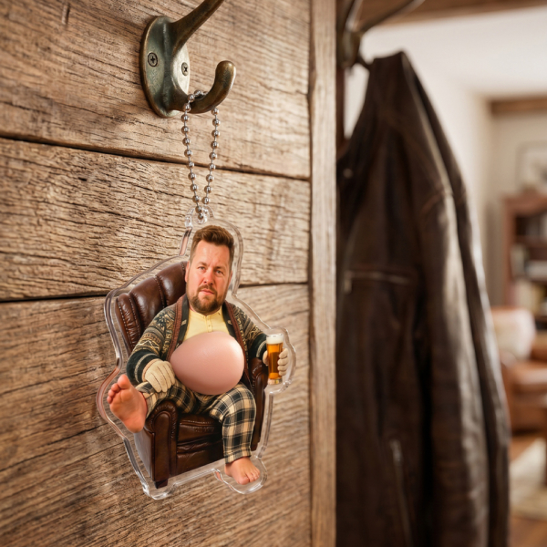 Llavero personalizado con cara y barriga 3D Sillón con Cerveza