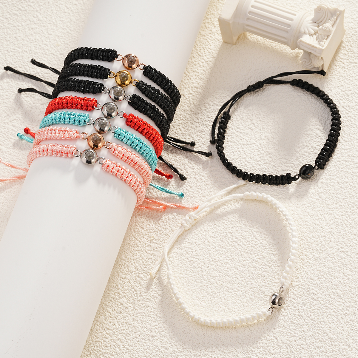 Acabados y colores de pulsera de cuerda con charm personalizado